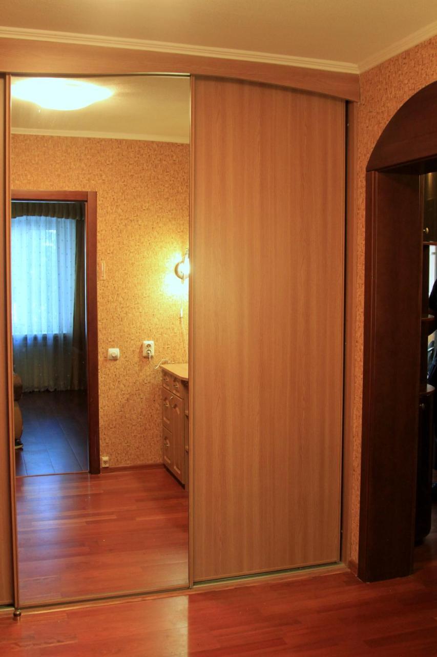Apartment Near Metro Akademgorodok Kiew Exterior foto